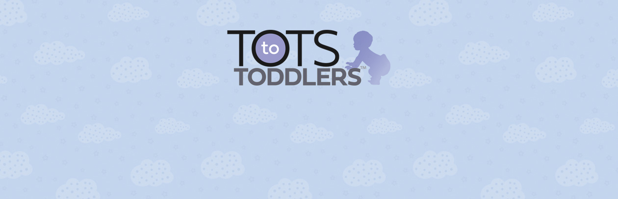 Logo de Tots to Toddlers con nubes en el fondo